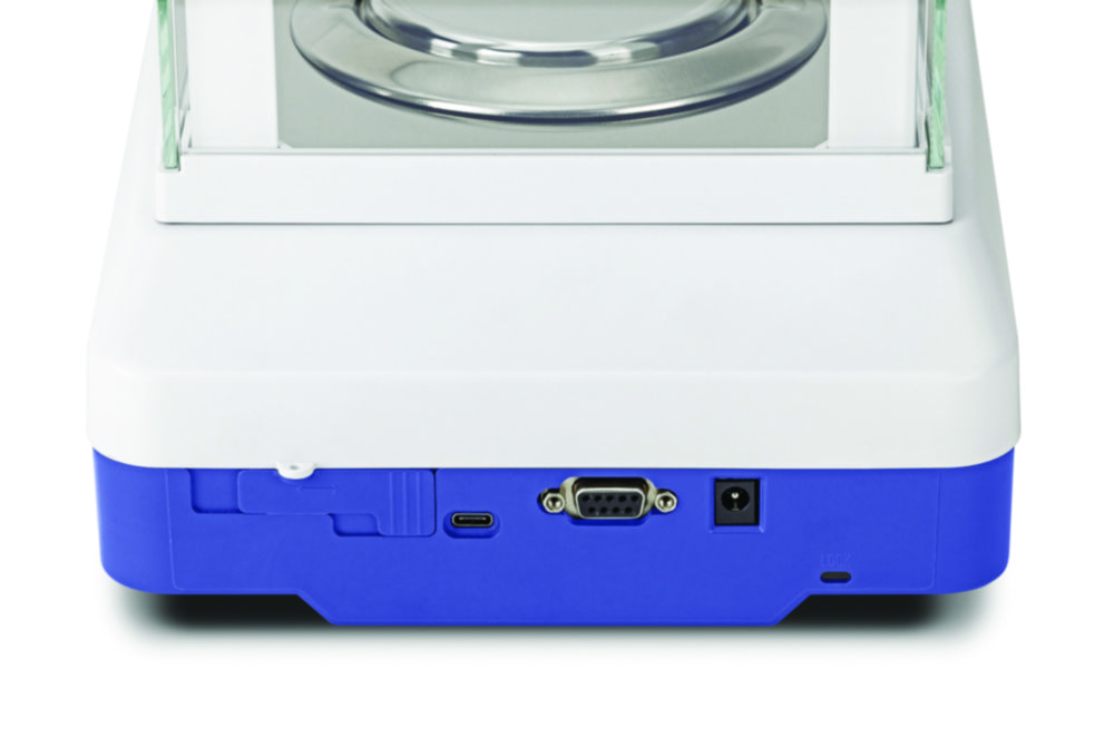 Analytical balance ADT