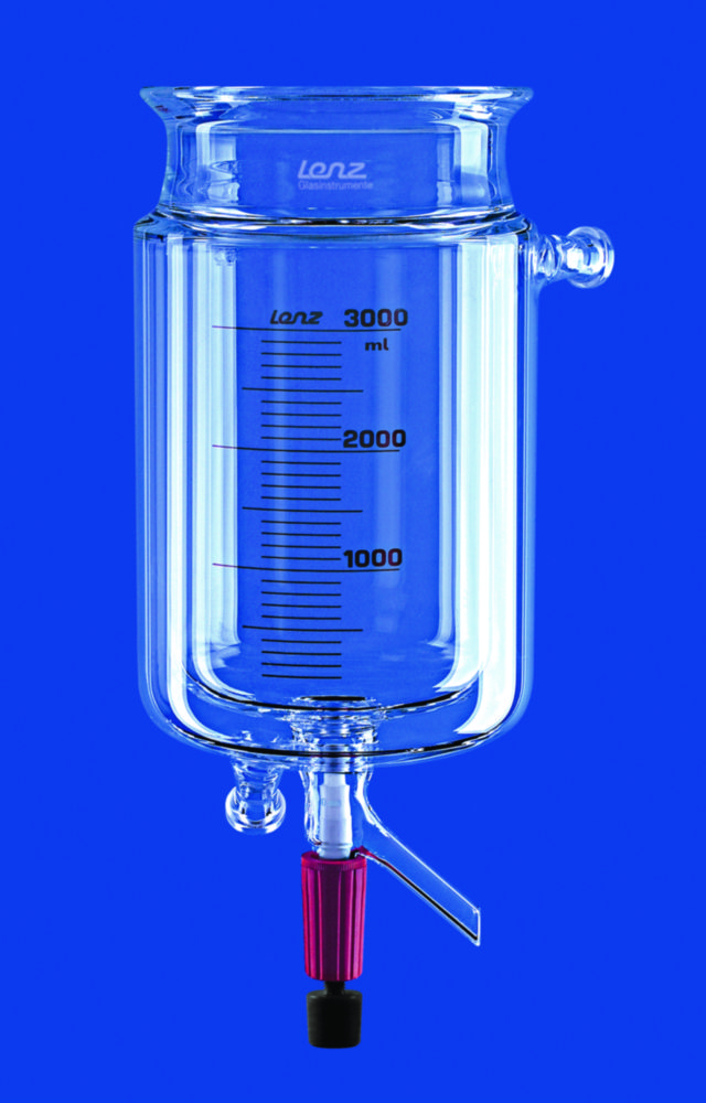 Reaction vessels, cylindrical, with thermostatic jacket and withdrawal valve